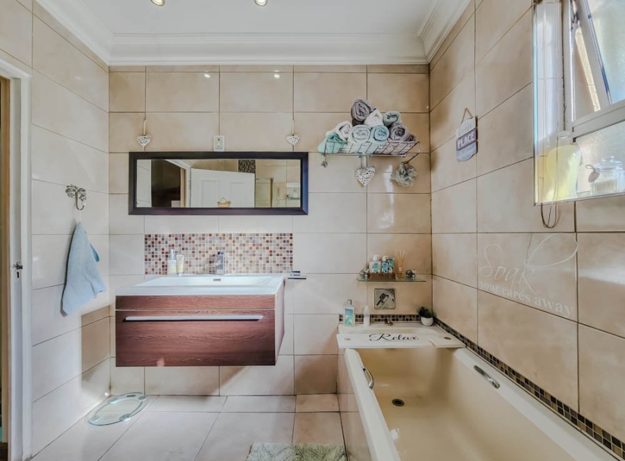 4 Bedroom Property for Sale in Soneike Western Cape